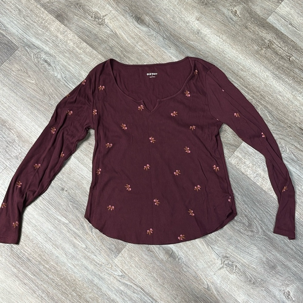 Old Navy Long Sleeve maroon ribbed top with flower pattern - Picture 1 of 5